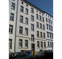 Sonnige Dachwohnung mit 5 Zimmern sowie großer Wohnküche - Rostock Hansaviertel