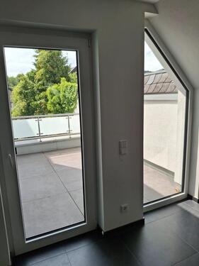 Foto - Moderne 3 Zimmerwohnung mit Terrasse & Balkon gute ÖPNV Anbindung