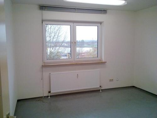Foto - Kurzfristig beziehbar: Nutzen Sie das günstige Kleinbüro im Gewerbegebiet von Eichenau, S4
