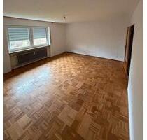 3 Zimmer Mietwohnung in Wassertrüdingen, Balkon, Garage, EG