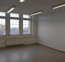 Hupfeldcenter: Helles Büro oder Atelier in Leipzig West, ca. 28 m², Südseite