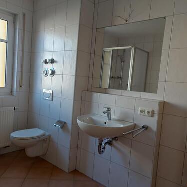 Foto - 3-Zimmer-Wohnung - 810,00&nbsp;EUR Kaltmiete, ca.&nbsp; 86,00&nbsp;m&sup2;