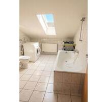 Gemütliche 3-Zimmer-Wohnung im Dachgeschoss mit Loggia - Dillenburg