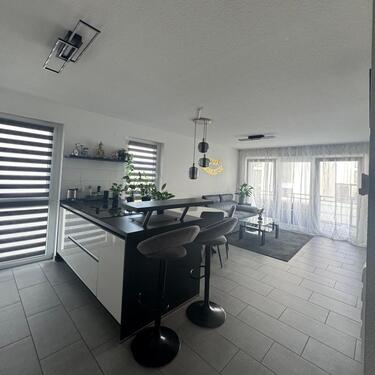 Foto - 3,5 Zimmer Teil möblierte Studio Neuwertig Wohnung+Moderne Küche