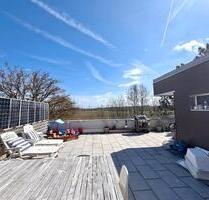 Provisionsfrei: 4-Zimmer-Maisonette mit 64m2 Dachterrasse - Puchheim