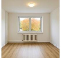 Frisch-sanierte 76m2 4-Zimmer Maisonette-Wohnung mit neuem Bad und EBK inkl. Balkon und Garten - Kiel Schreventeich