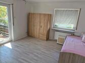 Foto - Zimmer mit Balkon in 3er- WG ab sofort zu vermieten