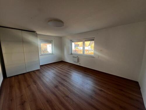 Foto - 5-Zimmer-Wohnung - 550,00&nbsp;EUR Kaltmiete, ca.&nbsp; 100,00&nbsp;m&sup2;
