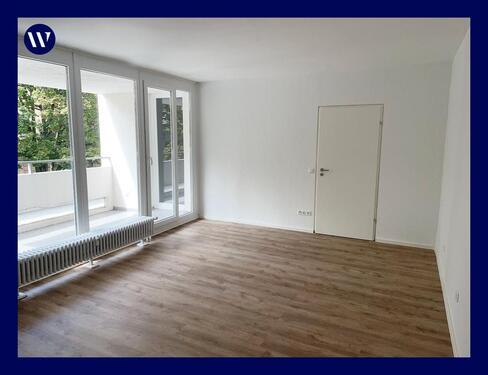 Foto - Helle + renovierte 2-Zimmer-Wohnung mit Balkon, guter Schnitt, separate Küche, Duschbad, Aufzug