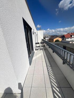 Foto - Penthouse - Neuwertig - großzügige 2 Zimmer-Whg - KfW 40+ Standard EBK Balkon
