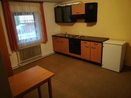 Foto - Wohnung mit Küche zu mieten - Warmmiete EUR 450,-