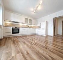 hochwertige renovierte 3,5 Zimmer Wohnung - Sinzing