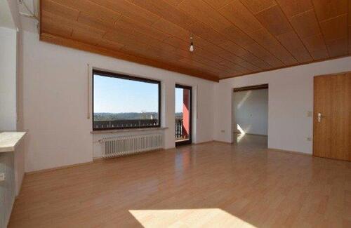 Foto - Großzügige 4-Zimmer-Wohnung (100 m²) mit Balkon & Dachgeschoss