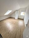 Foto - Gepflegte 3 Zimmer Dachgeschosswohnung mit Einbauküche