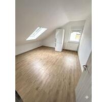 Gepflegte 3 Zimmer Dachgeschosswohnung mit Einbauküche - Tauberbischofsheim
