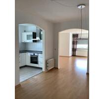 Freie 4-Zimmerwohnung mit sonnigem Balkon und Einstellplatz in HE - Helmstedt
