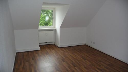 Foto - gemütliche DG Wohnung im gepflegten MFH mit Gartennutzung