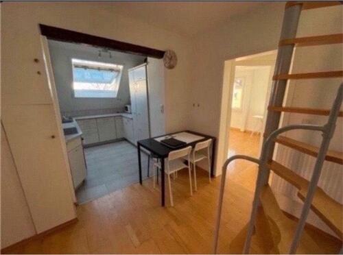 Foto - 5 Zimmer Dachgeschoßwohnung zur Miete in Stuttgart