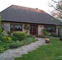 Walmdachbungalow - 345.000,00&nbsp;EUR Kaufpreis, ca.&nbsp; 123,00&nbsp;m&sup2; in Westerstede (PLZ: 26655)