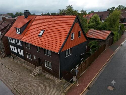 Foto - Wohnen mit Charakter: Harz-Haus mit Nebengeb. u. Garage in Clz