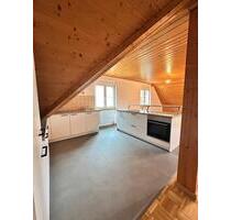 Zentrale 2-Zimmer-Dachgeschosswohnung mit neuer Einbauküche - Tuttlingen