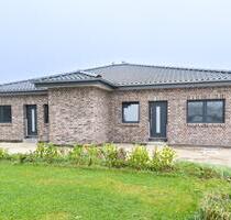 Einzug ins Moderne – ebenerdige Doppelhaushälfte mit Wohlfühlgrundriss - Hemmoor