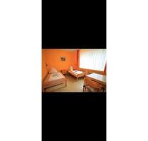 Hotel zu Vermieten (in Bochum) - 350,00 EUR Kaltmiete, in Mülheim an der Ruhr (PLZ: 45479) Broich