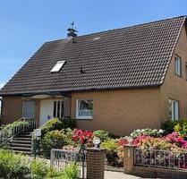 Freistehendes Einfamilienhaus, 163 m² Wohnfläche, großer Garten - Seelze
