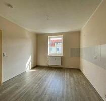 Vollständig für Sie saniert: Große Küche und Blick ins Grüne - Oschersleben (Bode)