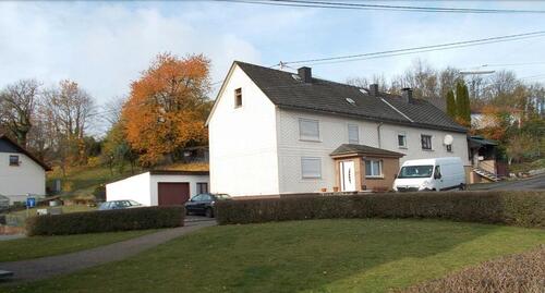 Foto - *Ohne provision* Haus mit großem Grundstück, Garage und Garten