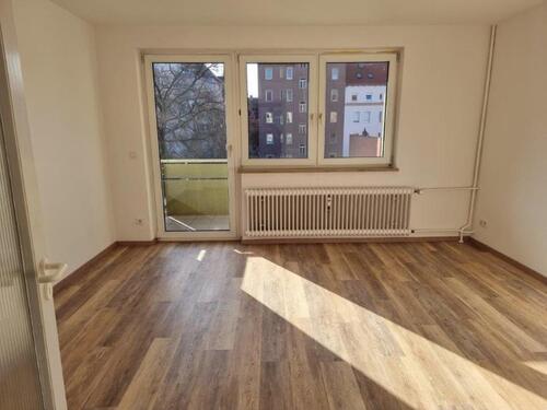 Foto - 3 Zimmer - ruhig, sonnig mit Balkon zum Innenhof