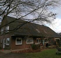 Großes Haus, 7 Zimmer, Garten und Carport zu vermieten - Ladelund
