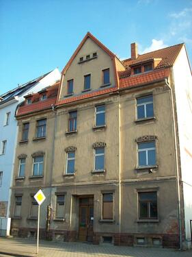 Foto - leerstehender dreigeschossiger unterkellerter Altbau