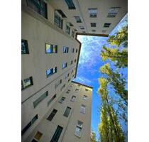 Sanierte und moderne Altbauwohnung mit Wohlfühlgarantie! - Berlin Mitte