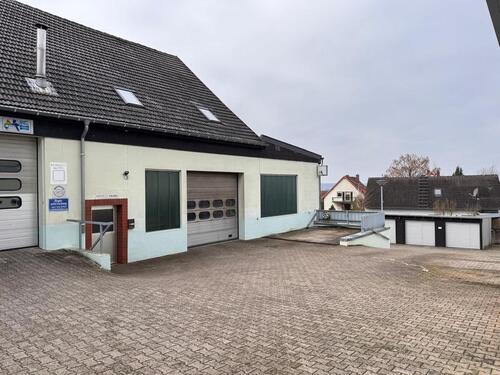 Foto - Werkhalle geeignet als Autowerkstatt zu vermieten