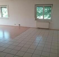 Tolle 2,5 ZKB und Tolle Penthouse Whg 2 ZKB mit Balkon - Saarlouis