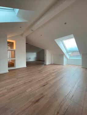 Foto - 2,5-Zimmer Dachgeschosswohnung mit Gartenanteil in gehobenem Stil