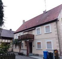 Dreiseit-Hof 200 m2 Wohnfläche+300 m2Nutzfläche,renovierungsbed. - Iphofen