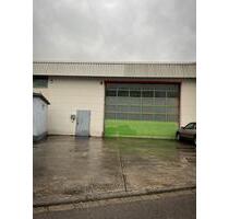 Große Werkstatt mit Hebebühnen für Gewerbetreibende - Neckartailfingen