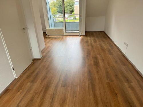 Foto - Helle 1 Zi Wohnung mit Balkon Küche und Bad 40qm