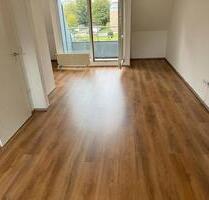 Helle 1 Zi Wohnung mit Balkon Küche und Bad 40qm - Mettmann