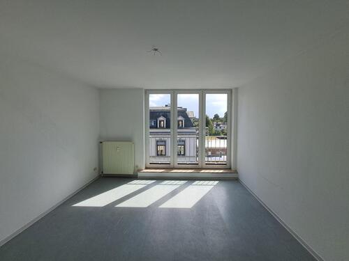 Foto - Anfragen NUR per E-Mail. 29 qm 1-Zimmer Wohnung mit Französischer Balkon in der Nähe von Holzhafen und Hbf-Bremerhaven.