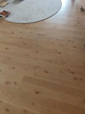 Foto - eine drei Zimmer Wohnung mit Garten Balkon und Garage