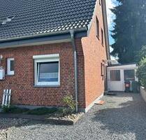 Erdgeschosswohnung mit kleinem Garten in 25712 Burg zu vermieten - Burg (Dithmarschen)