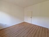 Foto - Sanierte 2-Zimmerwohnung mit Einbauküche und Balkon!
