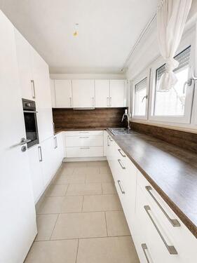 Foto - Helle 4-Zimmer Wohnung mit Balkon, Einbauküche und Stellplatz