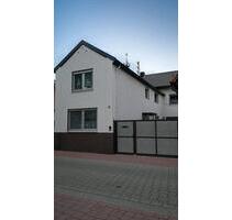 Charmantes Einfamilienhaus *mit tollem Wintergarten* ohne Makler - Neuhofen