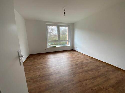 Foto - Schöne 3-Zimmer Wohnung mit modernisiertem Badezimmer und neuen Bodenbelägen zu vermieten