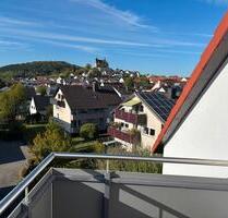 Helles Dachgeschoss mit Sonnenbalkon in Petersberg