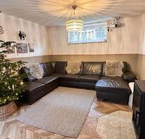 2 Wohnhäuser, große Scheune zum ausbauen mit Garten auf 740m² - Freisbach